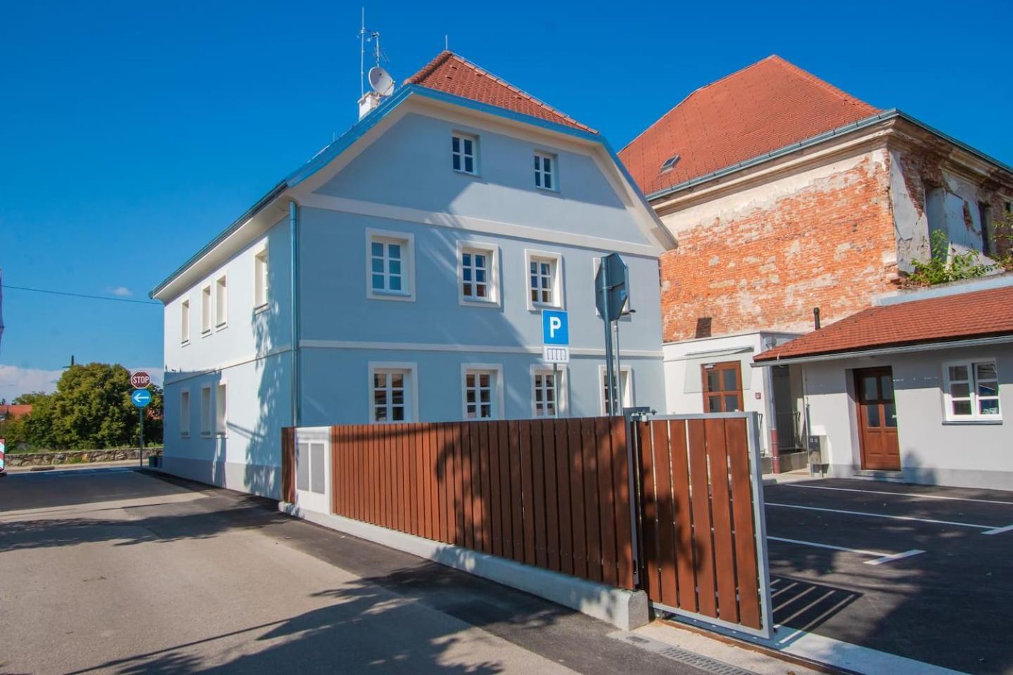 Apartmani Kac Karlovac Exterior photo