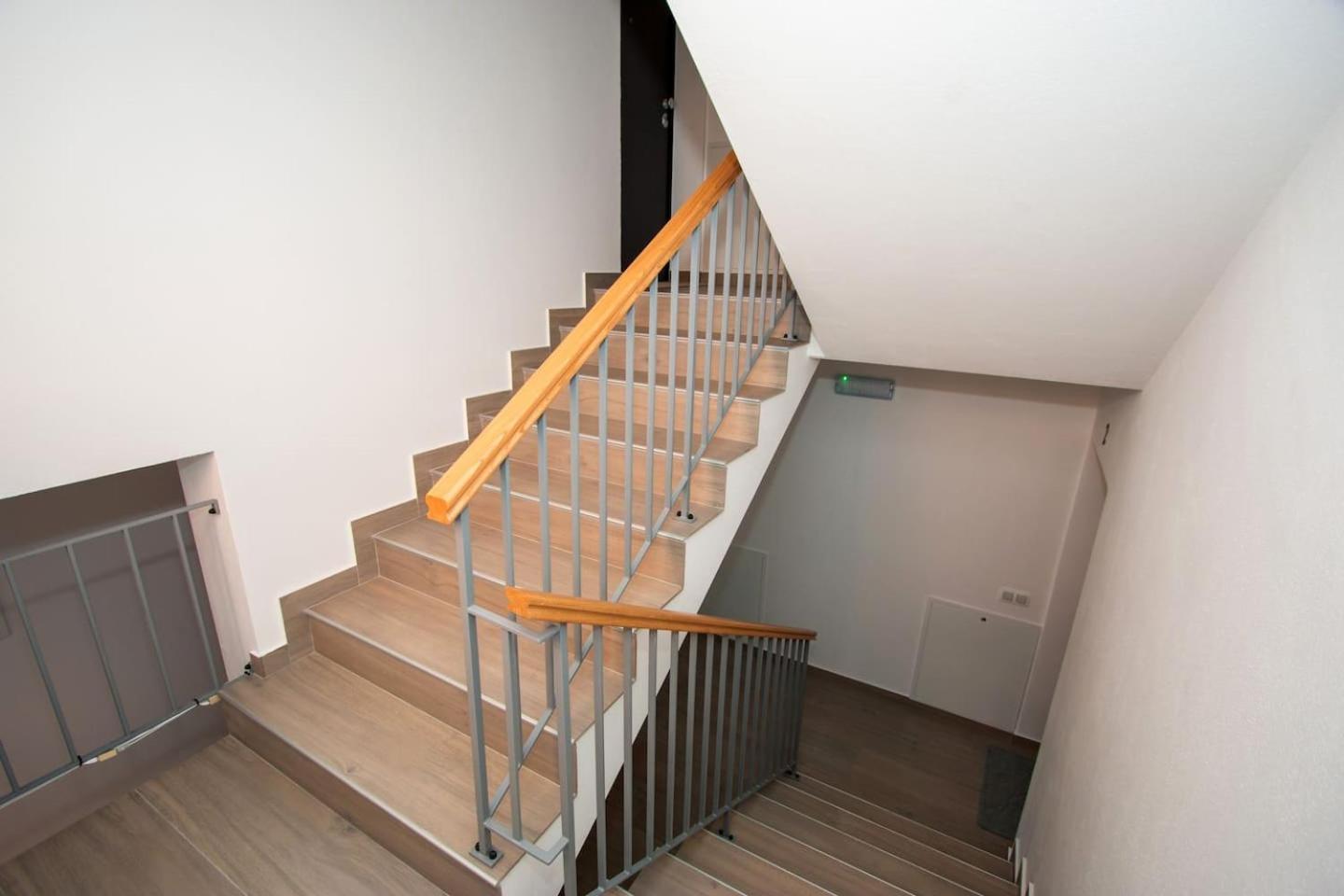 Apartmani Kac Karlovac Exterior photo